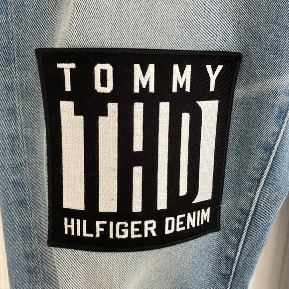 Tommy Hilfiger Size 34 Y2K vintage distressed light wash skinny jeans w/ patches - Picture 4 of 14